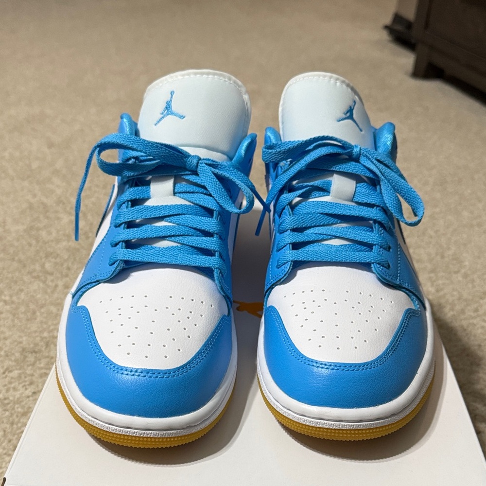 Jordan powder Blue and White Sneakers Unisex Men 10 Women 11.5 DISCONTINUED!!!